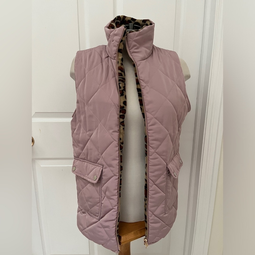 Light Pink Puffy quilted Vest with cheetah print